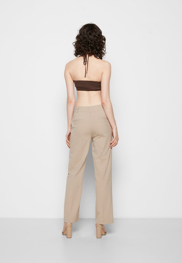 NA-KD TIE HALTERNECK