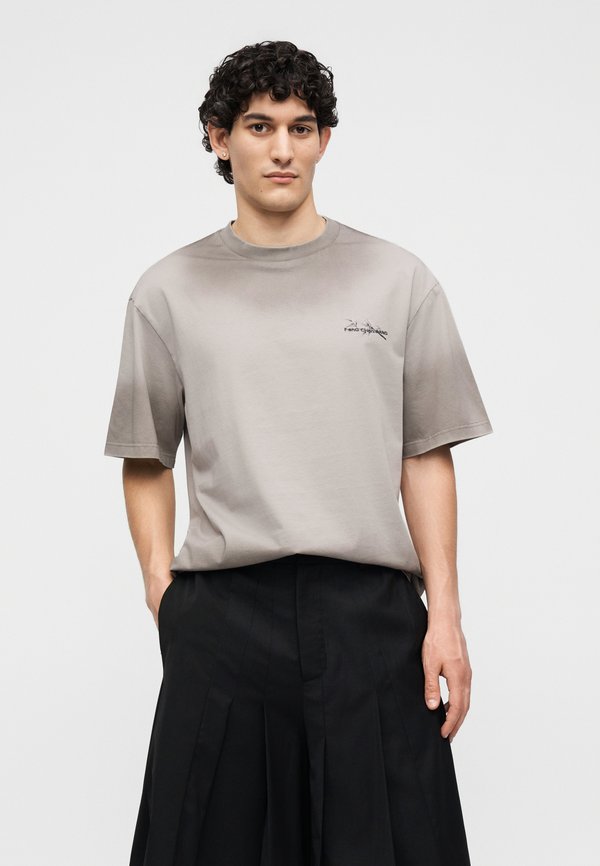 Feng Chen Wang SPRAY PAINTED TEE
