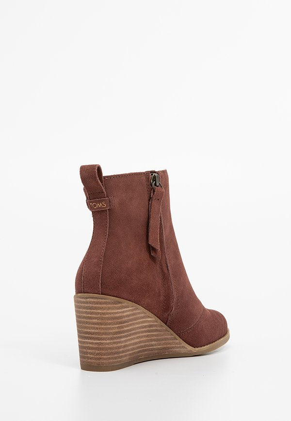 TOMS SUTTON