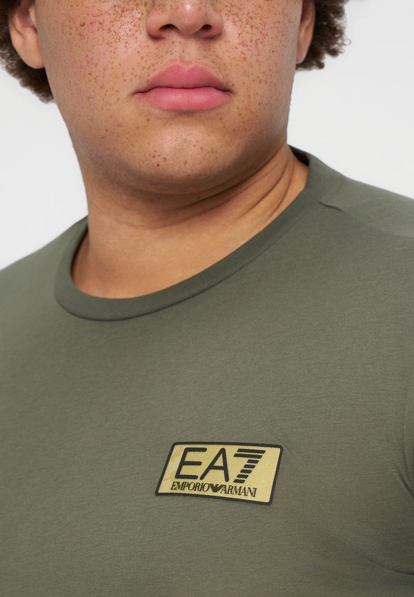 EA7 Emporio Armani