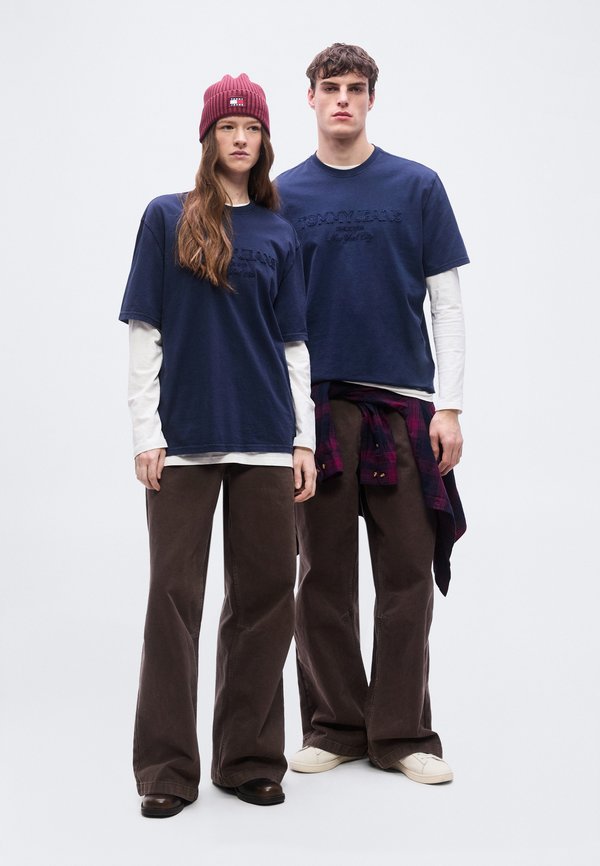 Tommy Jeans CLASSIC LOGO CREW NECK T-SHIRT