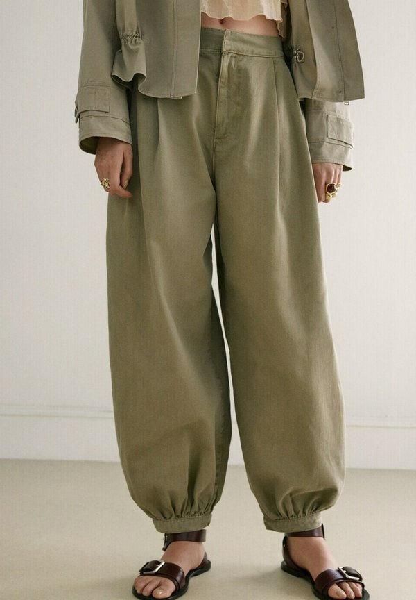 Mango ADULT - Relaxed fit jeans - khaki