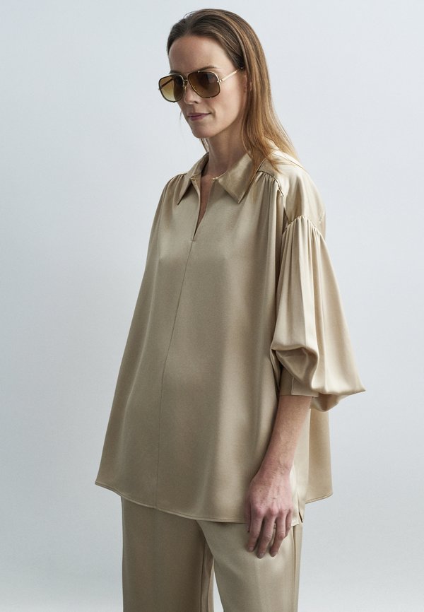 By Malene Birger LEONORA