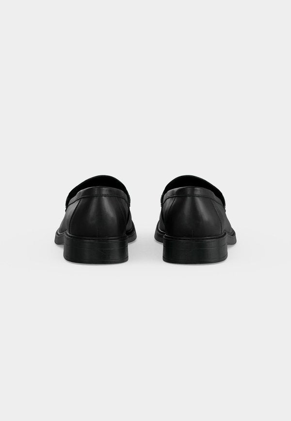 Pier One by Zalando