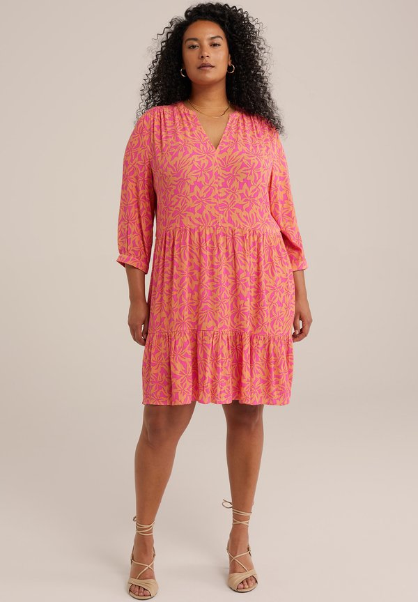 WE Fashion CURVE