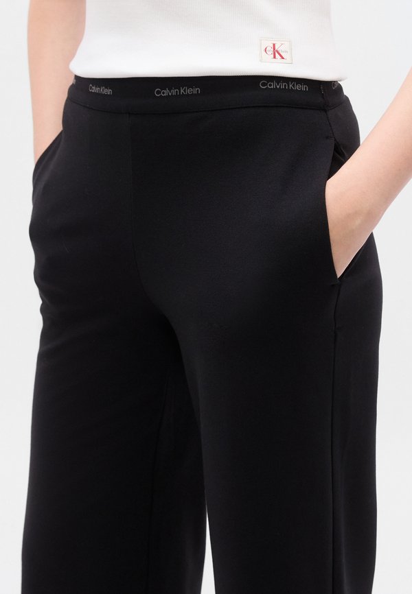 Calvin Klein Jeans LOGO