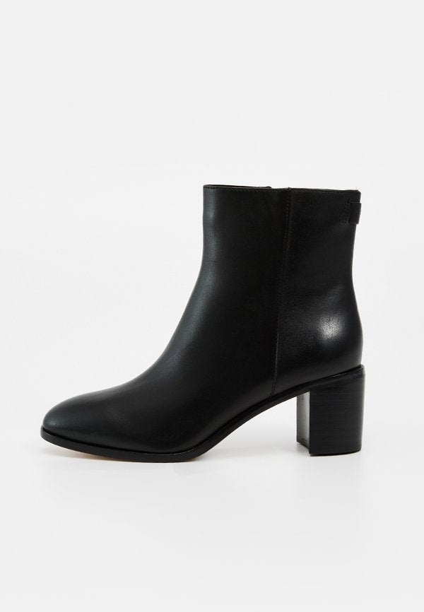 Lauren Ralph Lauren CASSIE