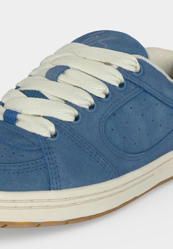 és ACCEL UNISEX
