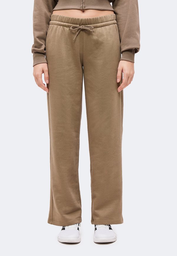 adidas Sportswear ESSENTIALS SMALL LOGO FEEL COZY OPEN HEM PANTS - Tracksuit bottoms - khaki six/white