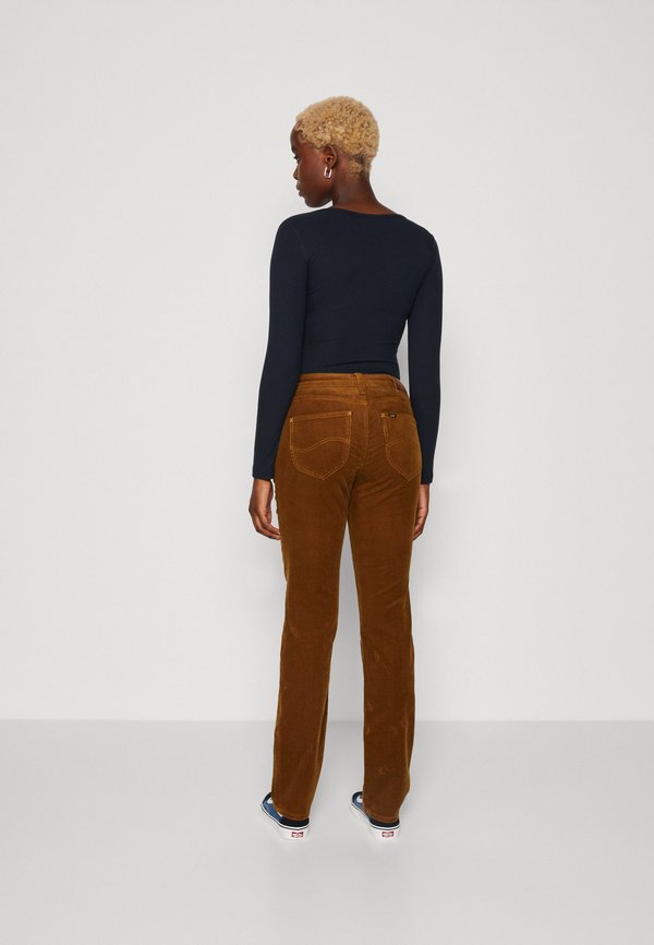 Lee MARION STRAIGHT