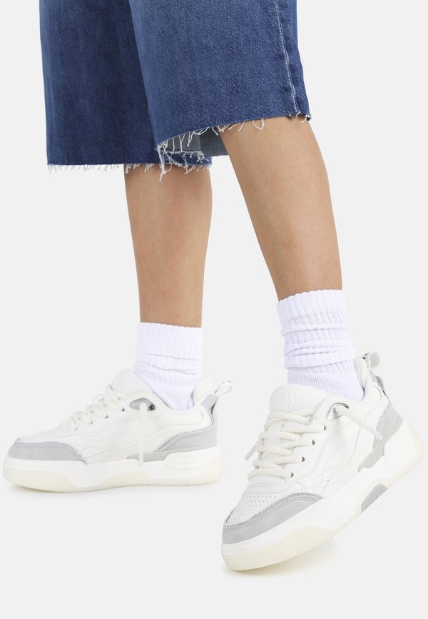 brx by BRONX SKAT-ERR UNISEX