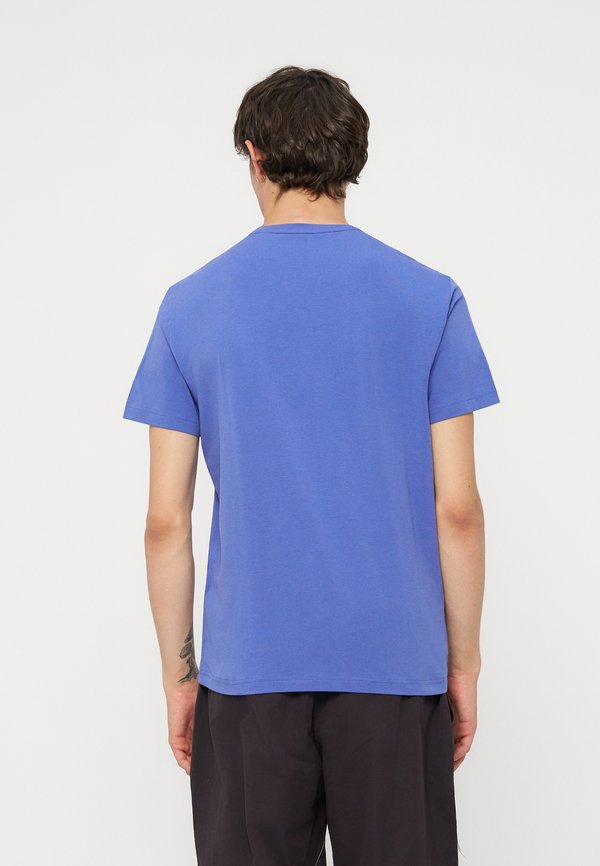 EA7 Emporio Armani