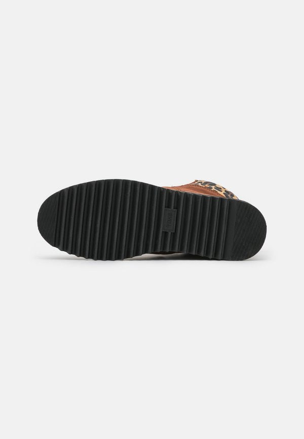 TOMS MOJAVE