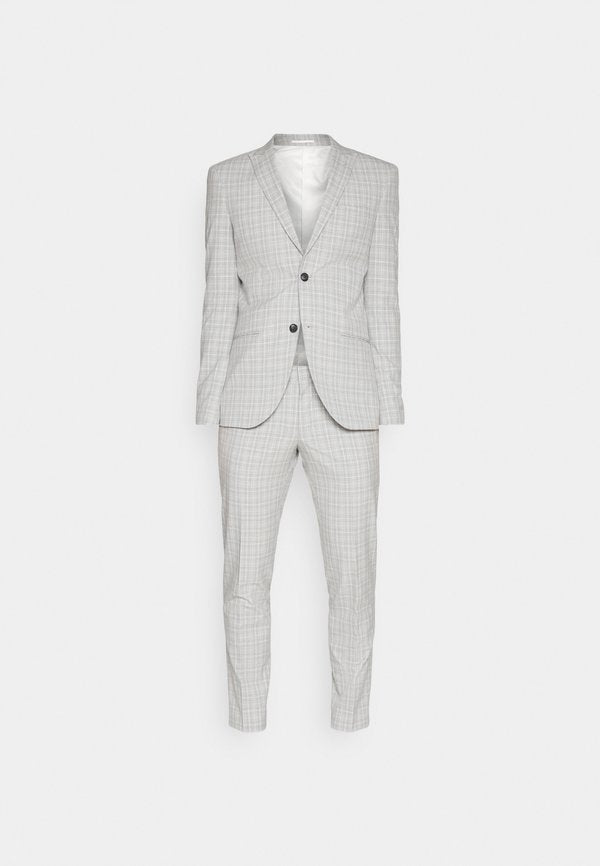 Isaac Dewhirst THE FASHION PEAK SUIT