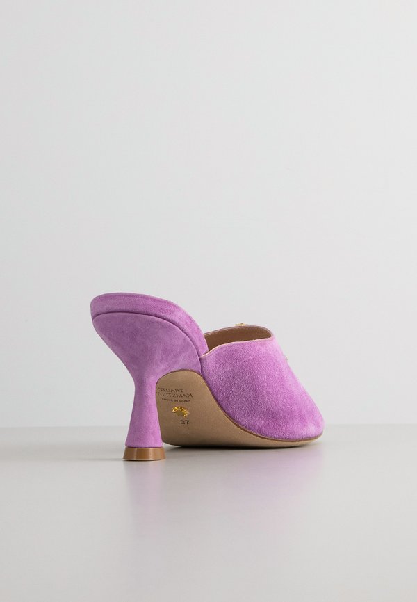 Stuart Weitzman