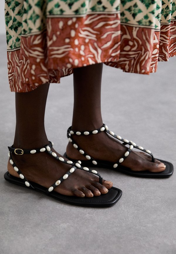 Stuart Weitzman FLAT