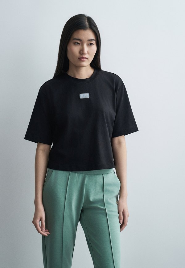 EA7 Emporio Armani