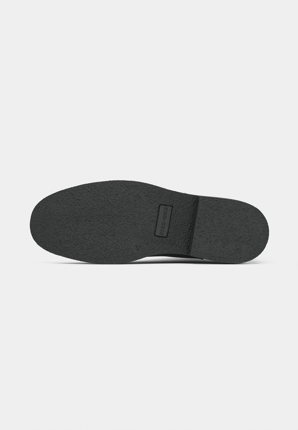 Pier One by Zalando