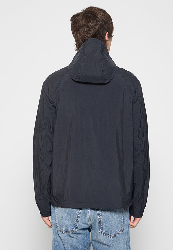 Lyle & Scott
