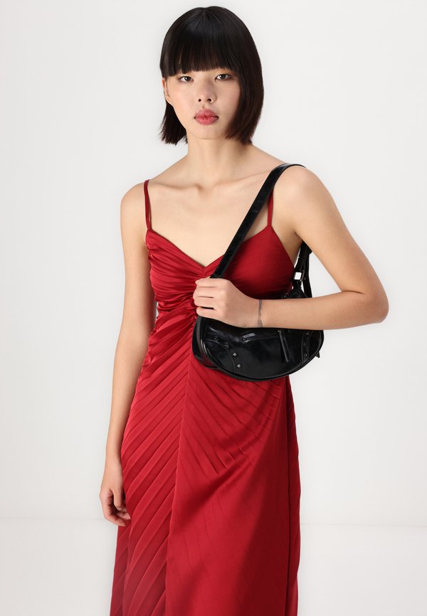 Abercrombie & Fitch The A&F Giselle Sunburst Pleated Maxi Dress