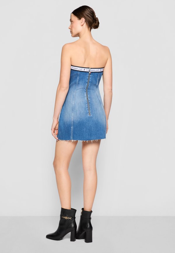 Tommy Jeans EXCLUSIVE TOMMY GIRL TUBE DENIM DRESS