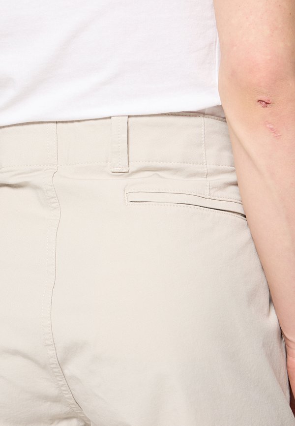 DOCKERS ALPHA