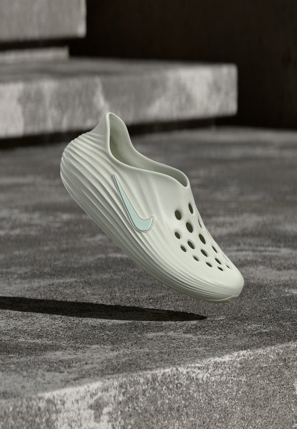 Nike Sportswear REACTX REJUVEN8 UNISEX - Slip-ons - spruce aura/light silver-coloured