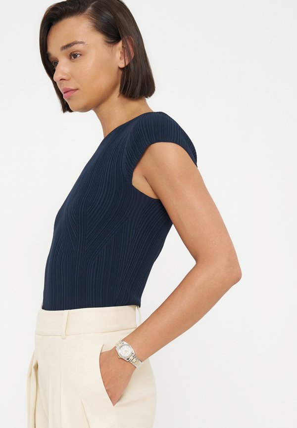 DKNY