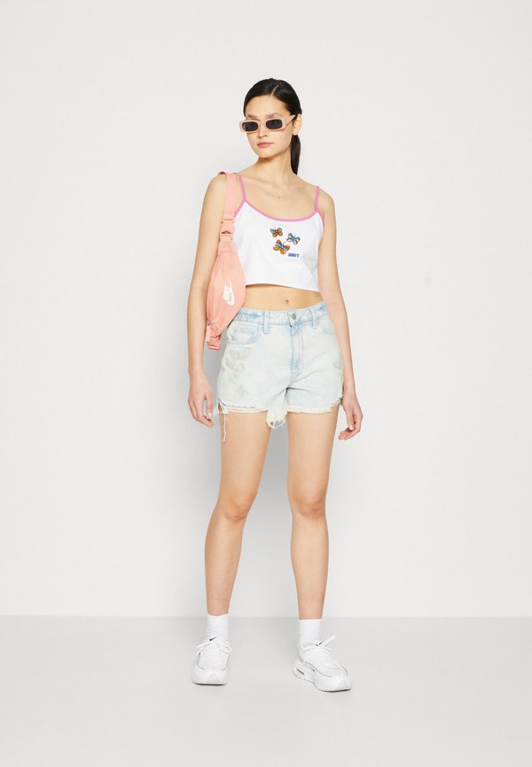 Hollister Co. MOM CLEAN PRETTY
