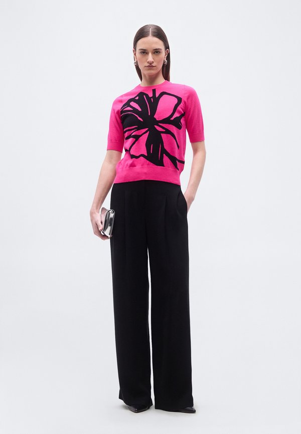 DKNY GRAFFITI FLORAL