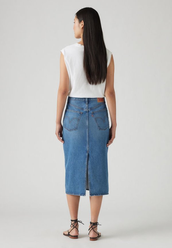 Levi's® HR BACK SLIT SKIRT