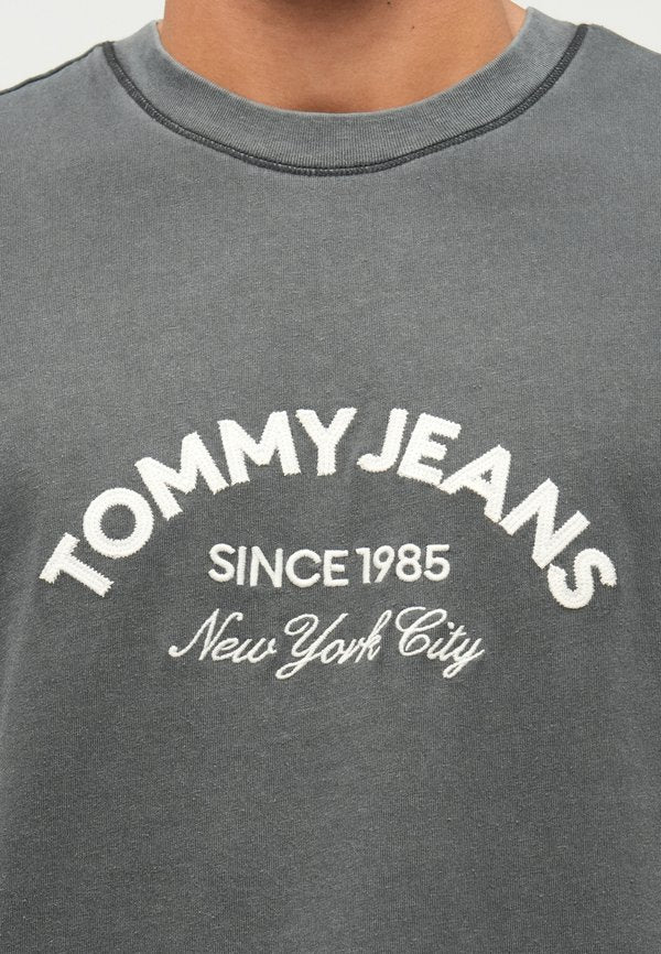 Tommy Jeans ARCH LOGO TEXTURED T-SHIRT
