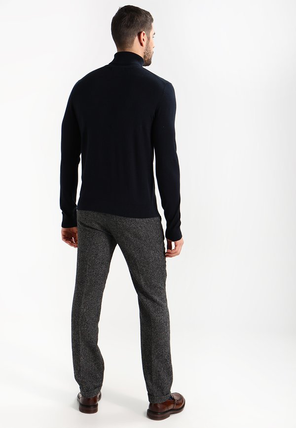 Pier One by Zalando