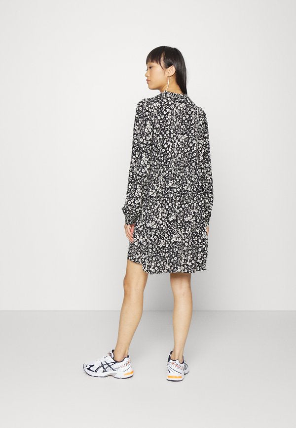 Vero Moda Petite VMCAITLYNN DRESS