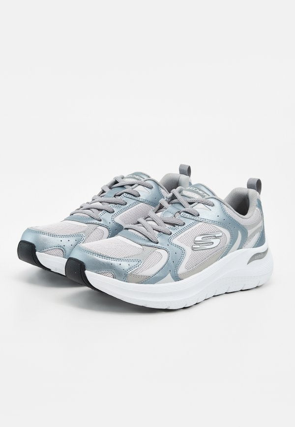 Skechers