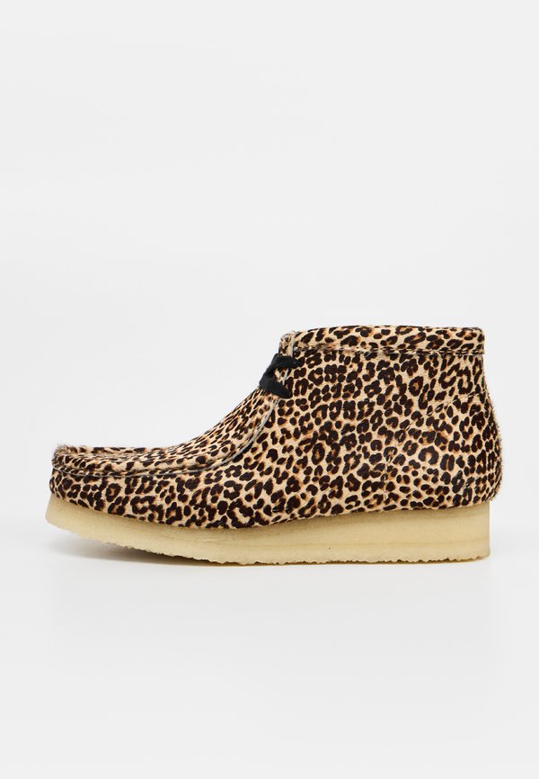 Clarks WALLABEE
