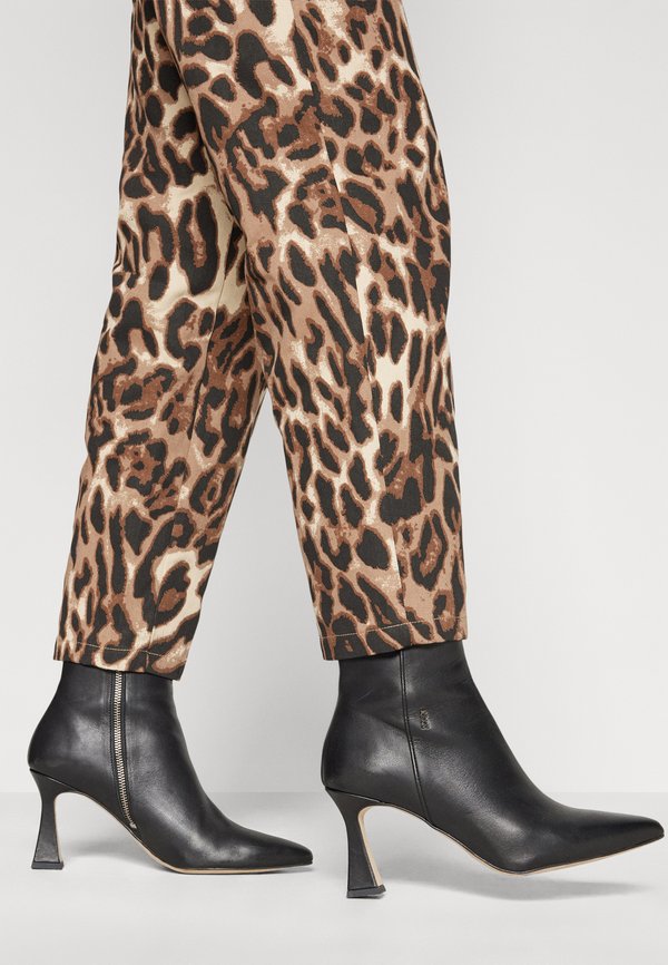Pieces PCOLEO STRAIGHT PANT