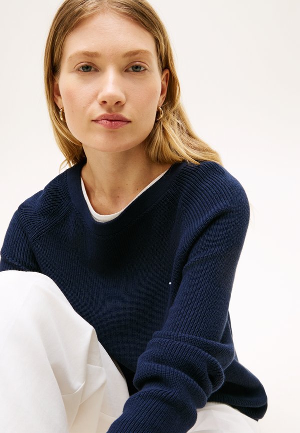 Tommy Hilfiger FINE KNIT BOAT NECK JUMPER