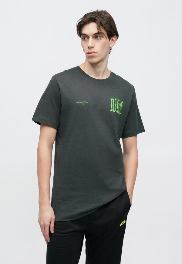 Nike Sportswear TEE WE FLOAT