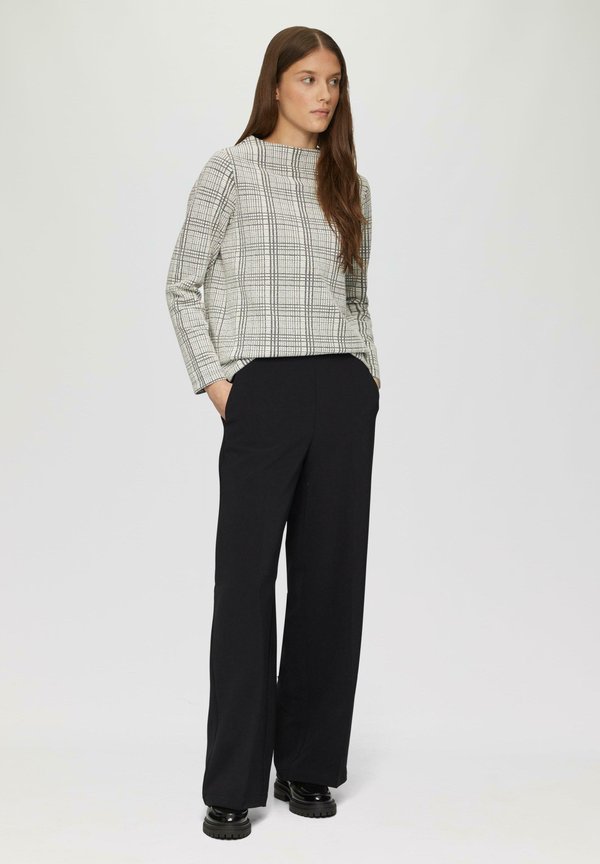 s.Oliver RELAXED FIT MIT U-BOOT-AUSSCHNITT