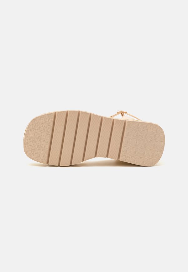 Madden Girl VAULT