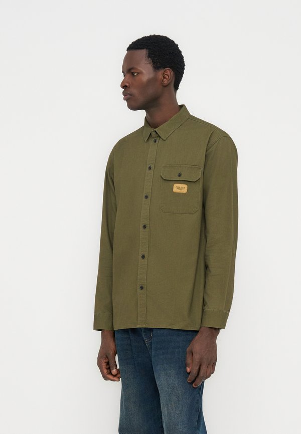 Pier One by Zalando