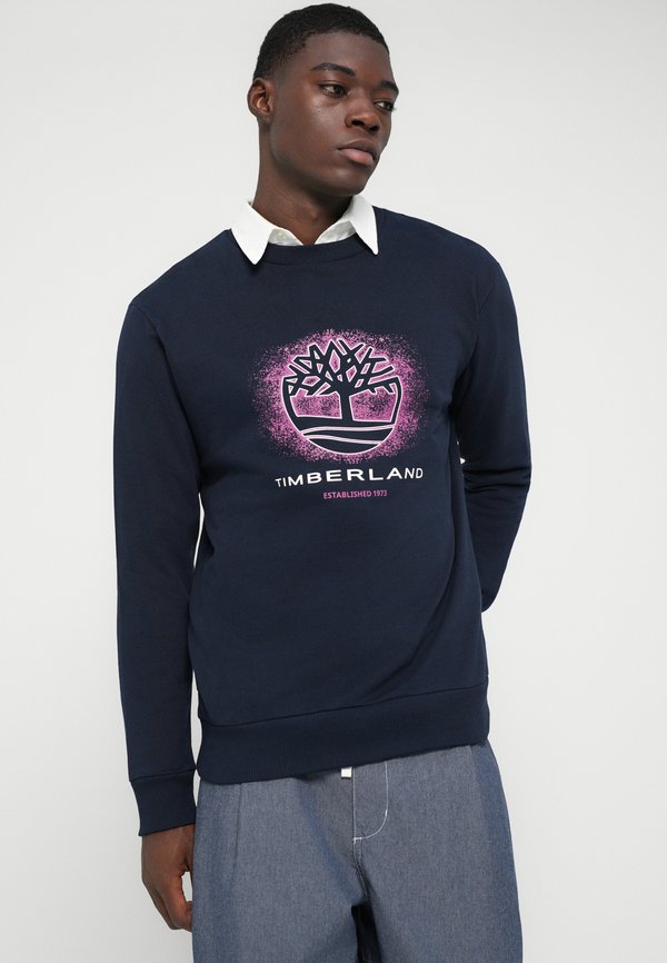 Timberland FRONT SEASONAL TREE LOGO GRAPHIC CREWNECK