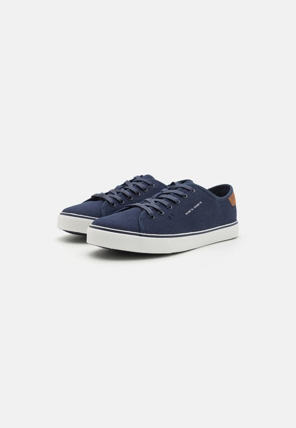 Pier One by Zalando