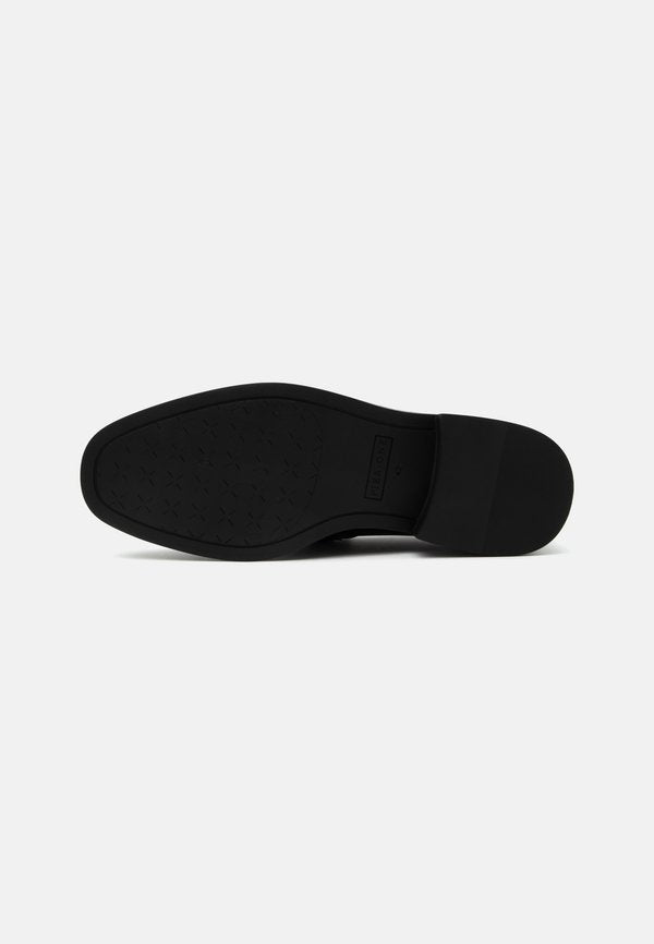 Pier One by Zalando