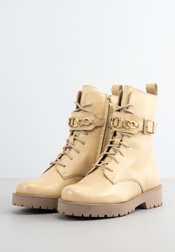 TWINSET