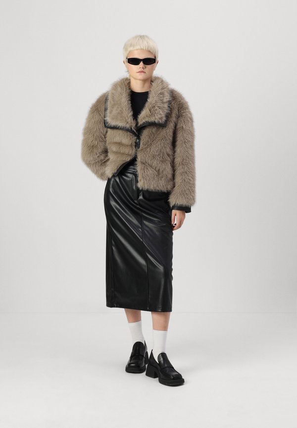 Pieces PCNEETH MIDI SKIRT