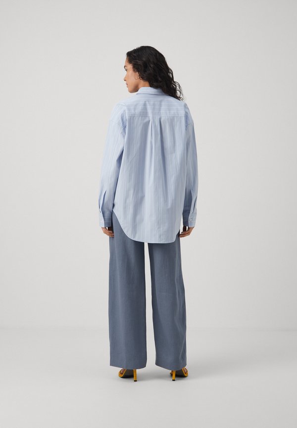 Good American OVERSIZED STRIPE SHIRT