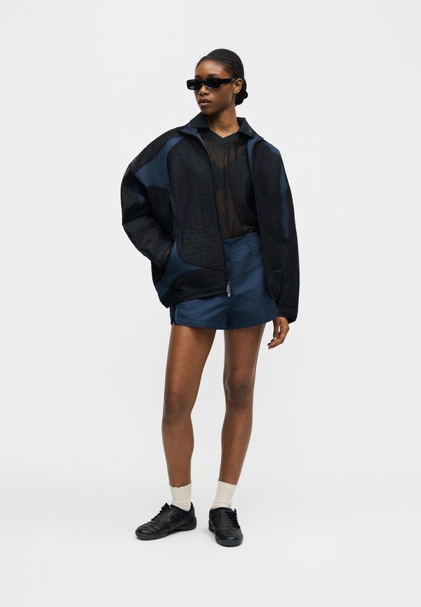 Nike Sportswear STREET