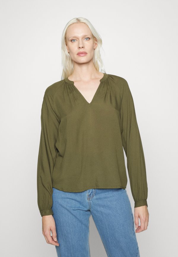 Vero Moda Tall VMVILMA V-NECK TOP